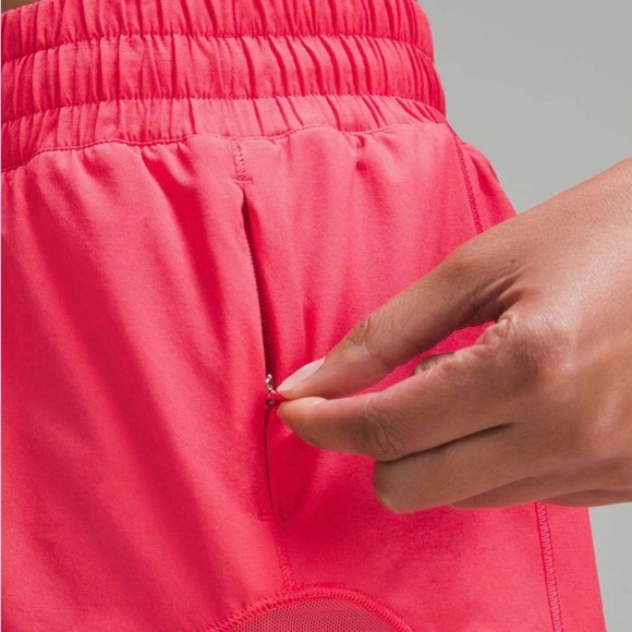 Lululemon Hotty Hot Low-Rise Lined Shorts 2.5” Glaze Pink Sz6 Rare Retired Color - Picture 5 of 9